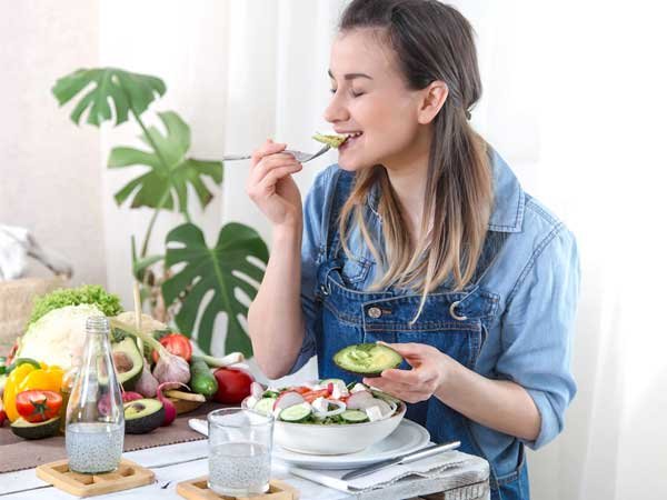 Eating healthy food in your daily routine and managing your diabetes