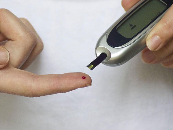 Monitor-blood-glucose-levels